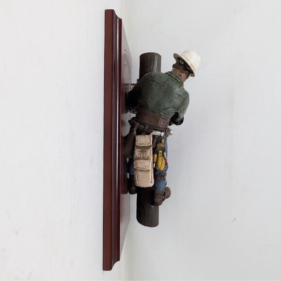 Garman Collection High Wood Walker Brotherhood Linemen Sculpture Hand Painted - Picture 3 of 7
